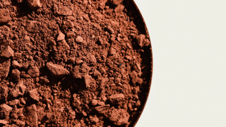 Argilla nella skincare: l’ingrediente dalla Terra che purifica e rimineralizza